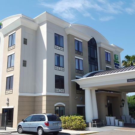 Holiday Inn Express Hotel & Suites Tampa-Usf-Busch Gardens By Ihg מראה חיצוני תמונה