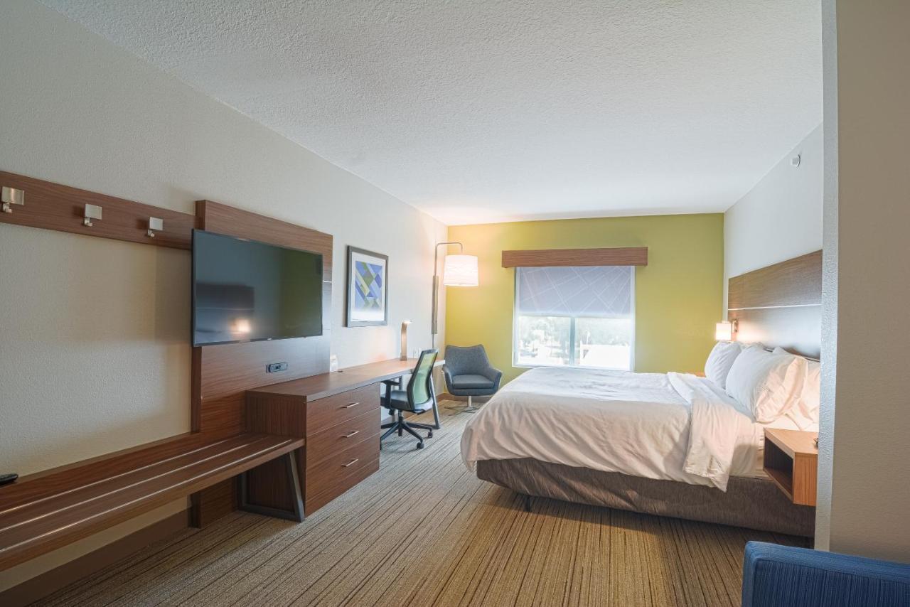 Holiday Inn Express Hotel & Suites Tampa-Usf-Busch Gardens By Ihg מראה חיצוני תמונה