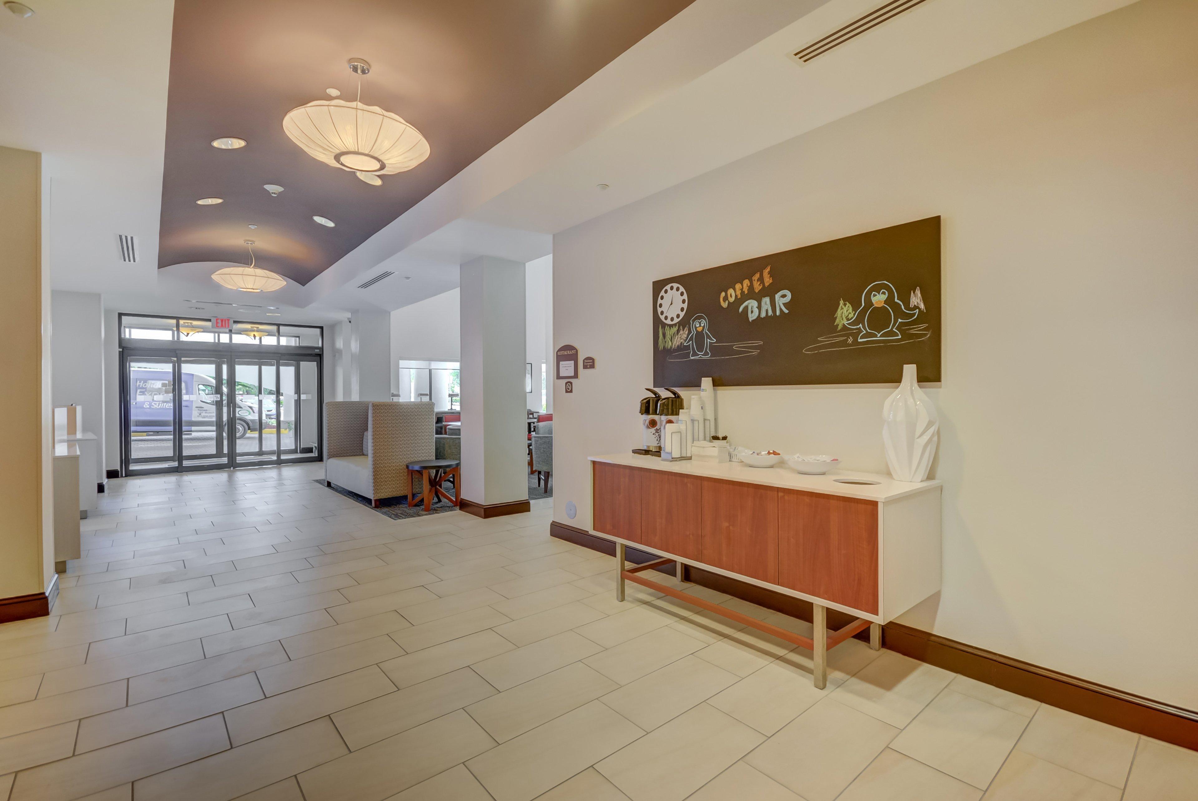Holiday Inn Express Hotel & Suites Tampa-Usf-Busch Gardens By Ihg מראה חיצוני תמונה