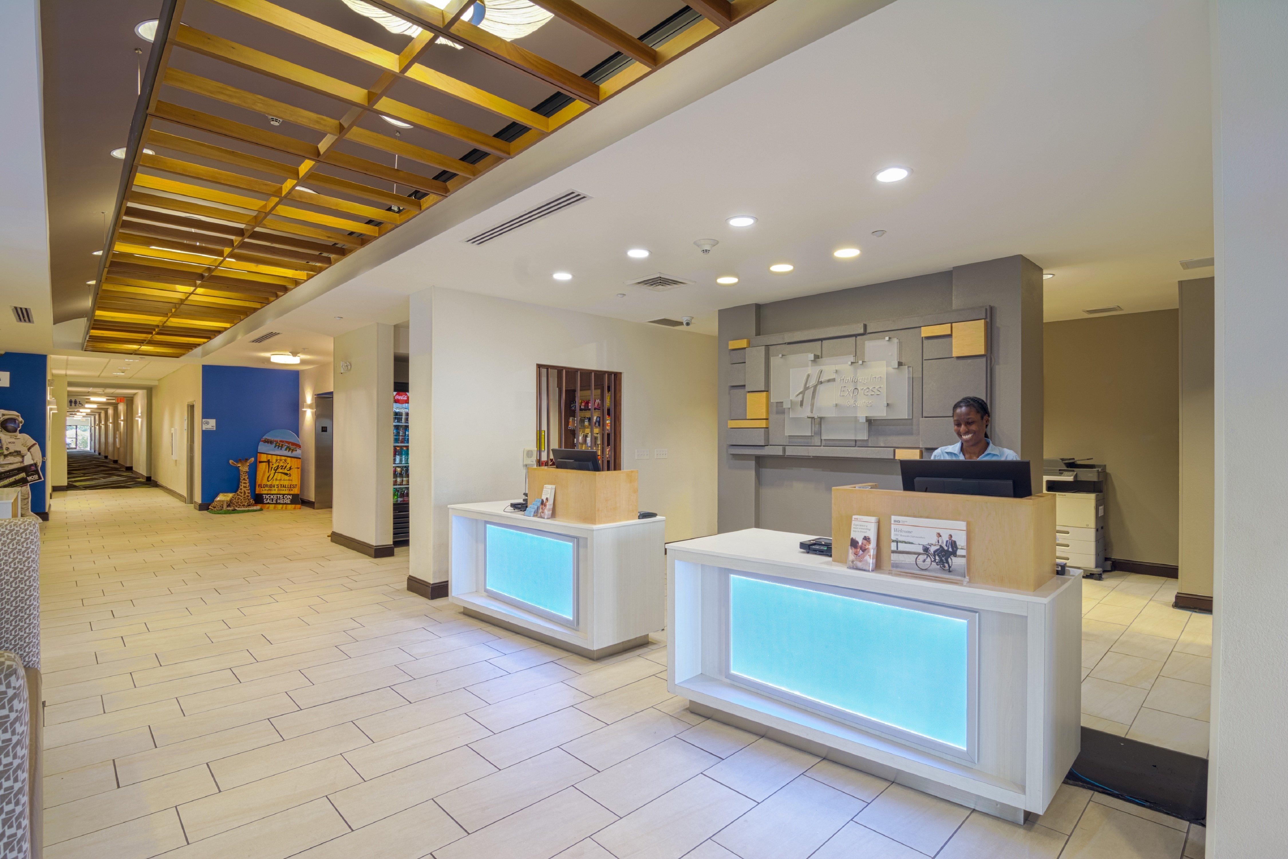 Holiday Inn Express Hotel & Suites Tampa-Usf-Busch Gardens By Ihg מראה חיצוני תמונה